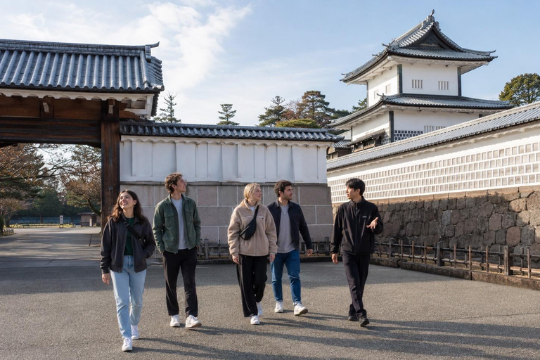 Kanazawa Private Quiet Morning Walk: Kenrokuen & Chaya