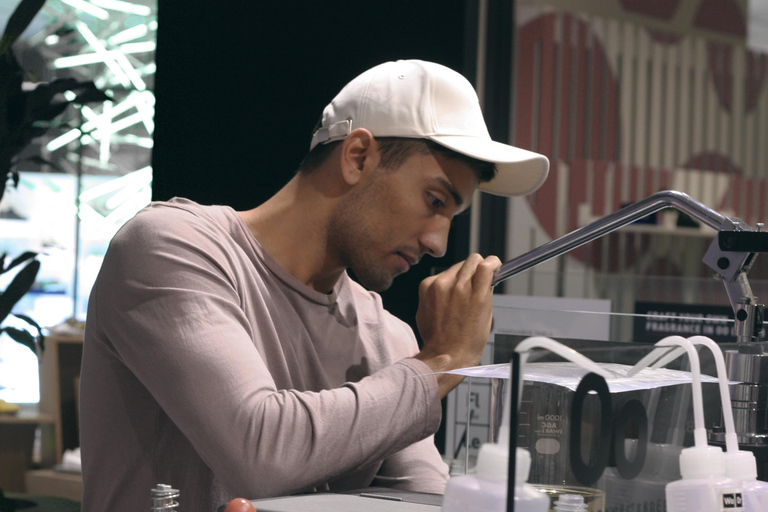 Atelier de parfumage à Bangkok par Oo La Lab