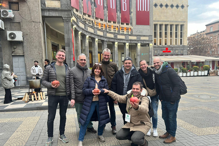 Yerevan: Highlights and Culture Walking Tour with Tastings