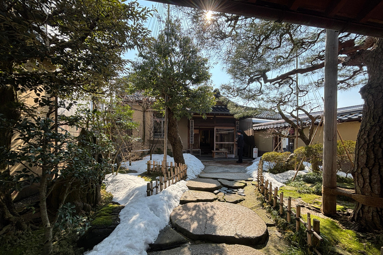 Kanazawa: Castle & Samurai History Walking Tour