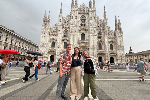 Milan Duomo Combo: Skip-the-Line Guided Tour & Rooftop Lift Spanish Speaking Option