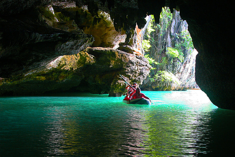 Phuket: James Bond Island med stor båt och kanotpaddling i havsgrottor