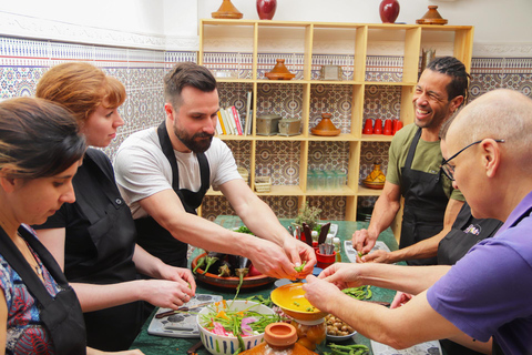 Cours de cuisine à Marrakech avec le chef Hassan, experts en tajinePetit groupe