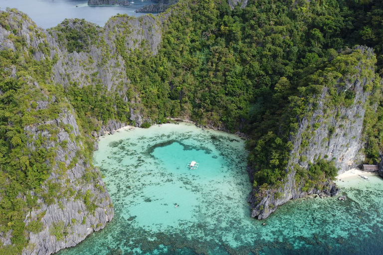 Coron Super Ultimate: 7 Ausflugsziele mit Mittagessen &amp; TransfersCorons 7 sehenswerte Inseln: Mit Kayangan &amp; Barracuda