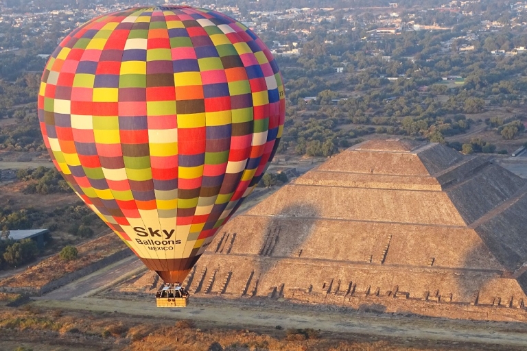 Ab Mexiko-Stadt: Heißluftballonfahrt in Teotihuacan