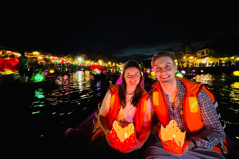 Hoi An/Da Nang: Private Lantern Boat With Release Lantern Hoi An/Da Nang: Private Lantern Boat With Realese Lantern