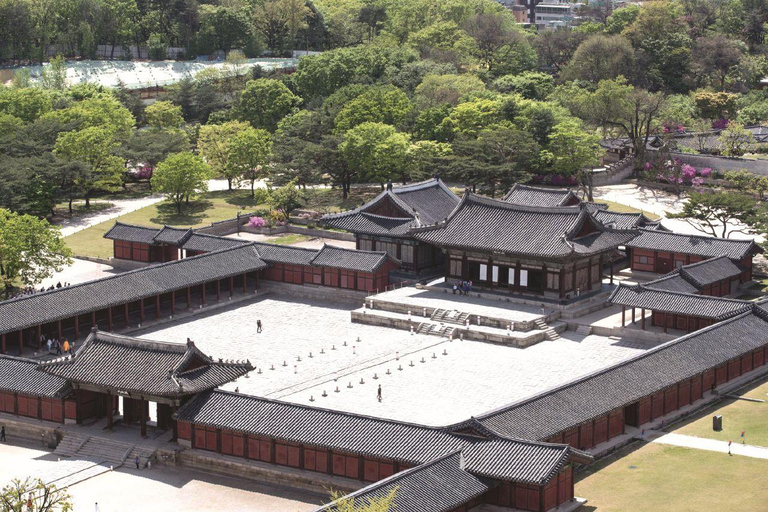 Seoul : Changgyeonggung & Gwangjang Market & Naksan Park A. Gwangjang Market Foodie + Changgyeonggung + Naksan Park