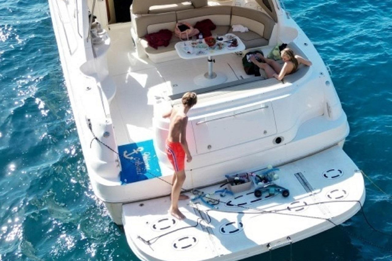 Gran Canaria: Private yacht excursion with beverages, lunch and snorkeling Gran Canaria: Private yacht excursion with beverages, lunch and snorkeling