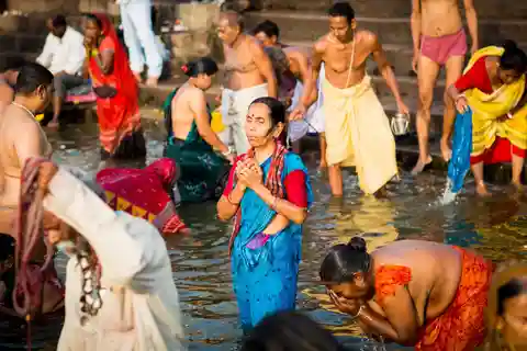 Varanasi. Sunrise & Morning Down Town. Walking Tour