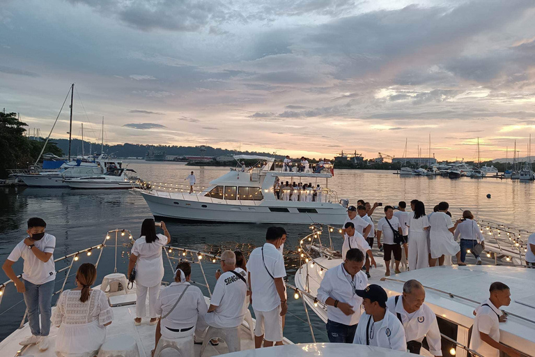 Subic: Yachtkryssning med middag i solnedgången från Manila &amp; Clark