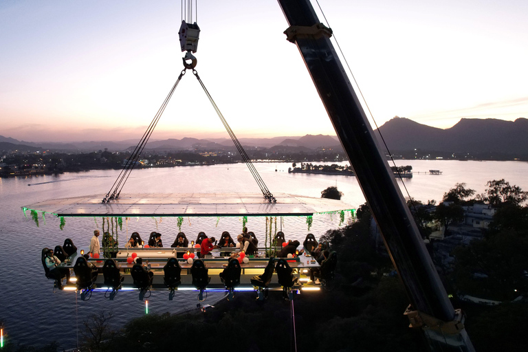 Aurosky: SkyDining & Abenteuerfahrt mit Blick auf die ganze Stadt