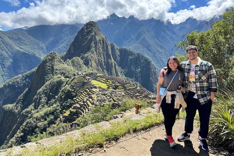 Machu Picchu: Entrance Ticket + Bus + Professional Guide Entrance Ticket + Professional Guide + Bus