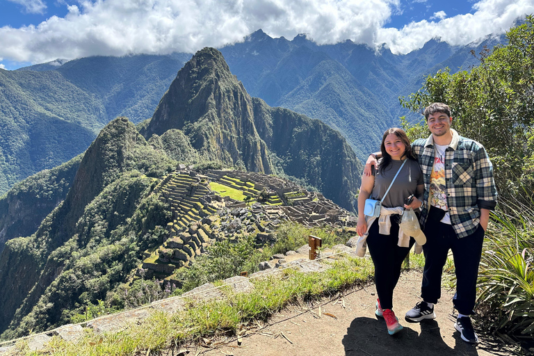 Machu Picchu: Entrance Ticket + Bus + Professional Guide Entrance Ticket + Professional Guide + Bus