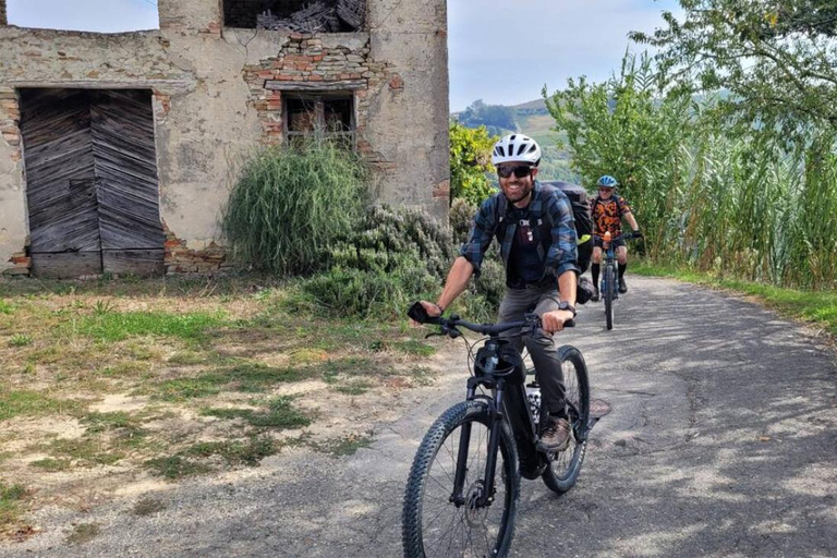 Noleggio E-Bike nel RoeroNoleggio E-Bike nel Roero - Giornata Intera