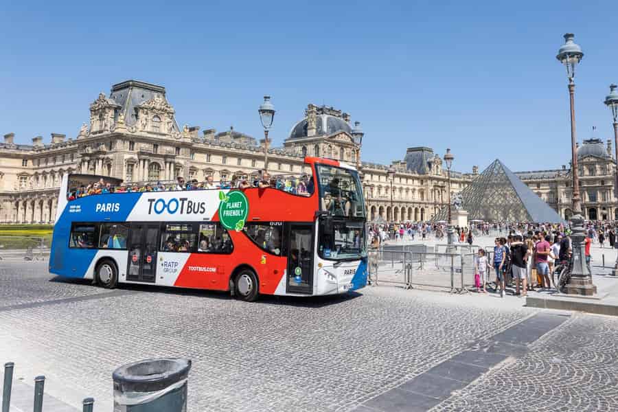 Paris: Hop-On/Hop-Off-Bus-Tour & Seine Cruise Bundle Tour. Foto: GetYourGuide Paris: Hop-On/Hop-Off-Bus-Tour & Seine Cruise Bundle Tour. Foto: GetYourGuide