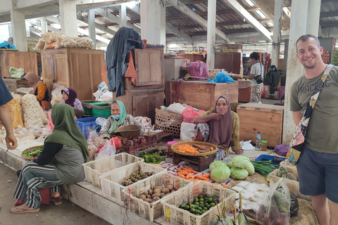 Yogyakarta: clase de cocina con visita al mercado y servicio de recogida del hotelClase de cocina con servicio de recogida del hotel