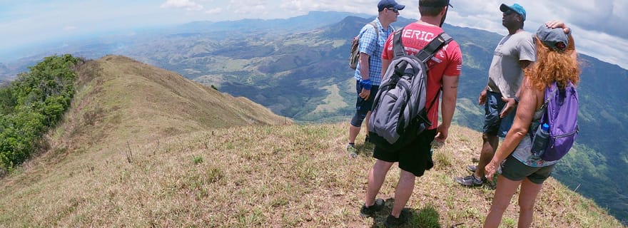 Nadi : aventure de randonnée en petit groupe à la découverte des sommets cachés