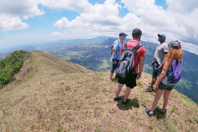 Nadi: Przygoda z wędrówką w małej grupie po ukrytych szczytachUkryte szczyty – przygoda dla małych grup miłośników wędrówek