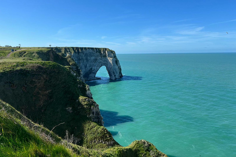 Paris: Étretat Cliffs & Mont St-Michel Day Tour