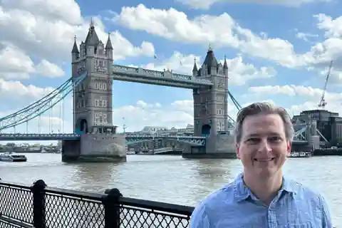 Tower of London to St. Pauls: city tour with a qualified guide