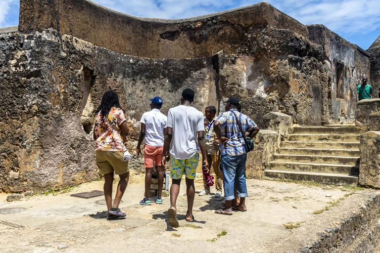 Mombasa stad: Landutflykt och historisk guidad tur.Mombasa City:Shore Excursion Tour med provsmakning av gatumat