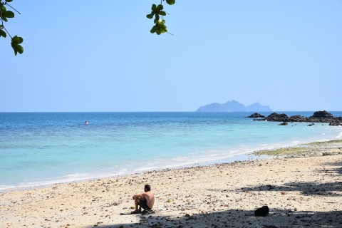 Koh Lanta: 4 Islands and Emerald Cave Tour by Long-tail Boat