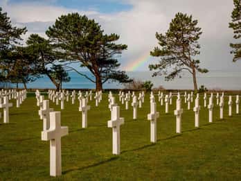 From Honfleur: D-Day Beaches Shore Tour with Packed Lunch
