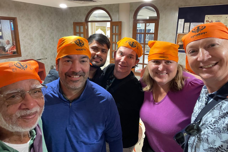 Old and New Delhi Group City Tour with Guide and Transfers