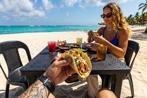Puerto Morelos:Beachside Tacos & Town Tour & Tequila Tasting