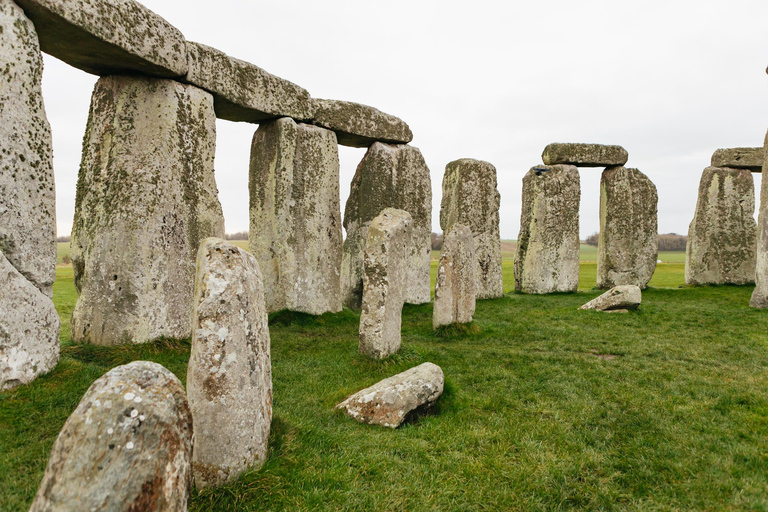 Z Londynu: Stonehenge Inner Circle i wycieczka 1-dniowa do Windsor