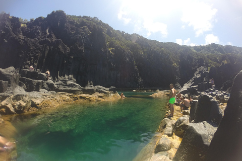 Wycieczka na wyspę São Jorge z opcjami snorkelingu i wędrówki