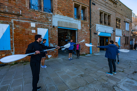 Cultural Kayak Class in Venice city: advanced trainingVenice: Cultural Kayak Tour