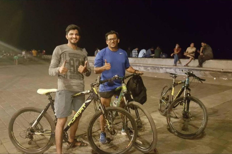 Visite guidée à vélo des sites incontournables et des trésors cachés de MumbaiVisite guidée en groupe à vélo des sites incontournables de Mumbai