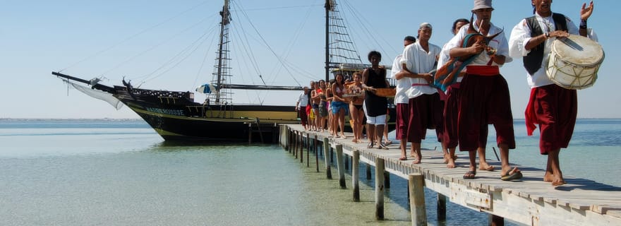Croisière au coucher du soleil à Djerba et île aux Flamants roses – Meilleure excursion en bateau