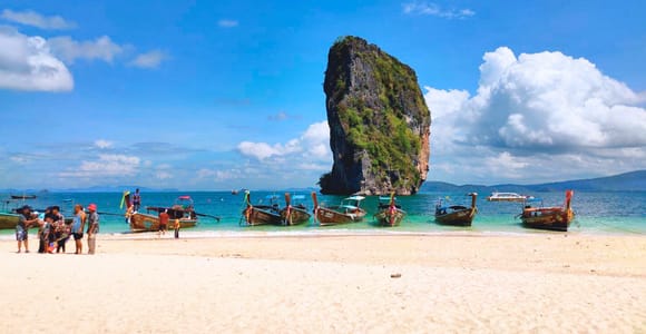 Krabi: Private 4-Island Luxury Cruise on Vintage-Style Boat