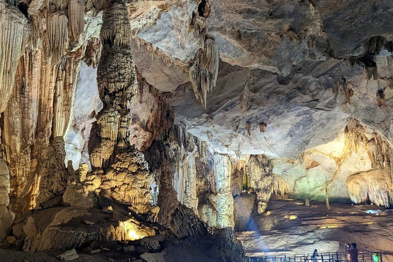 Explora Phong Nha e as Grutas do Paraíso: Aventura de 2 dias a partir de Hue