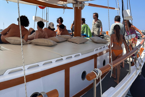 Pounta: Paros & Antiparos Traditional Boat Cruise with Meal Shared Group Boat Cruise