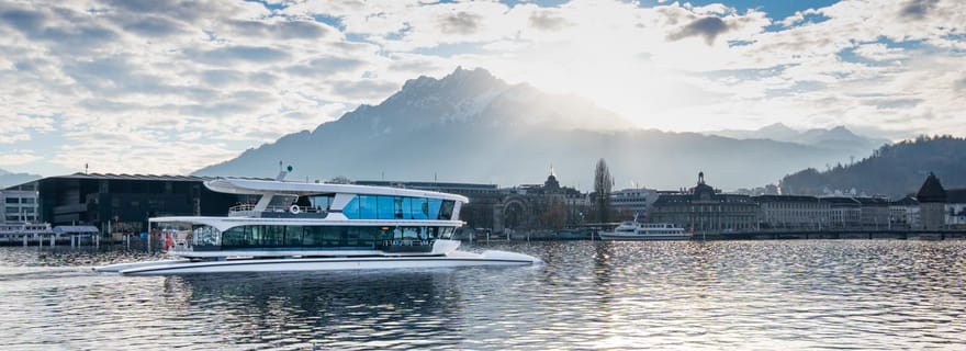 Luzern : croisière sur le lac et vieille ville avec guide et photographe