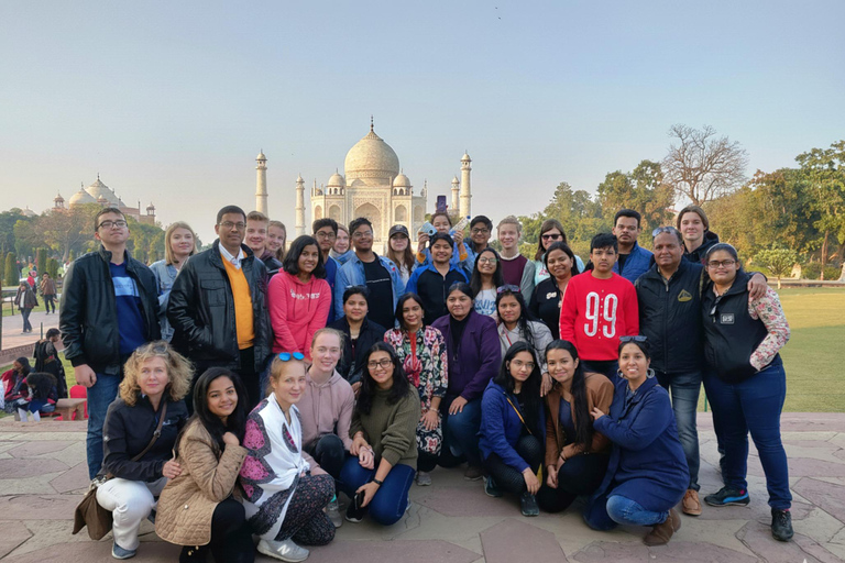 Agra: Sunrise Taj Mahal Tour with Skip-The-Line Entry Ticket Agra: Taj Mahal Express Entry Tour with Car, Tickets & Guide