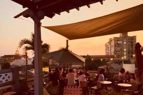 Cartagena: Rooftop Tour, Cocktails and Music
