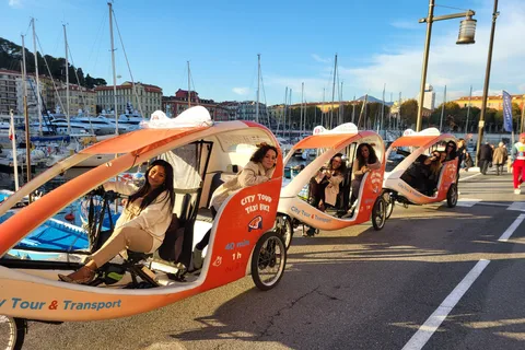 Nizza : Visita privata 1H in Vélotaxi con una guida locale.