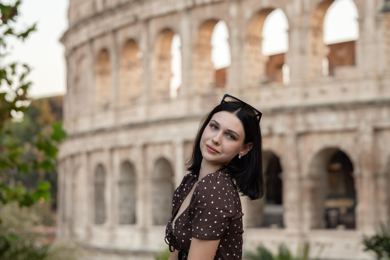 Rome: Private Editorial Shoot at Trevi Fountain or Colosseum Early Morning Trevi Fountain: 30-Minute Private Shoot