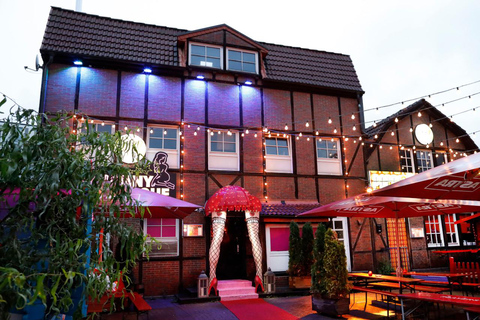 Hamburg: Hot-Blooded Burlesque Show at Bunny Burlesque St. Pauli Friday burlesque show