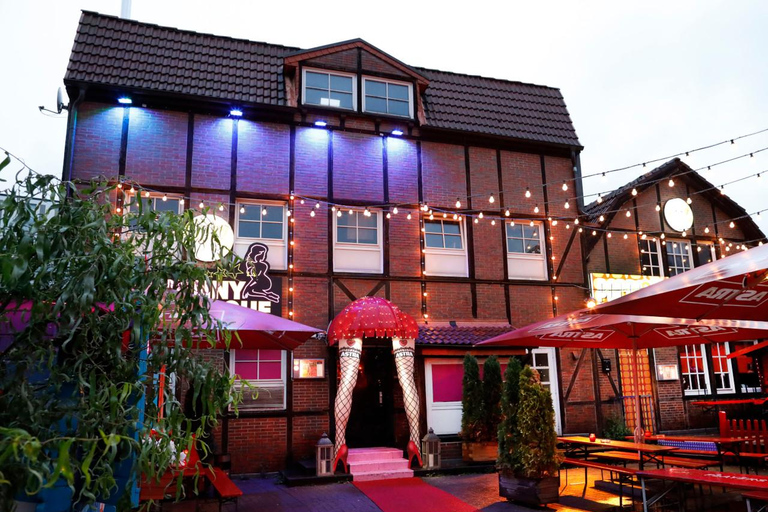 Hamburg: Hot-Blooded Burlesque Show at Bunny Burlesque St. Pauli Friday burlesque show