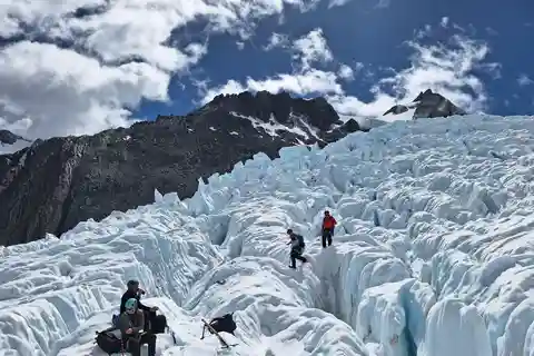 Franz Josef: Bespoke Glacier Experience with Lunch & Heli