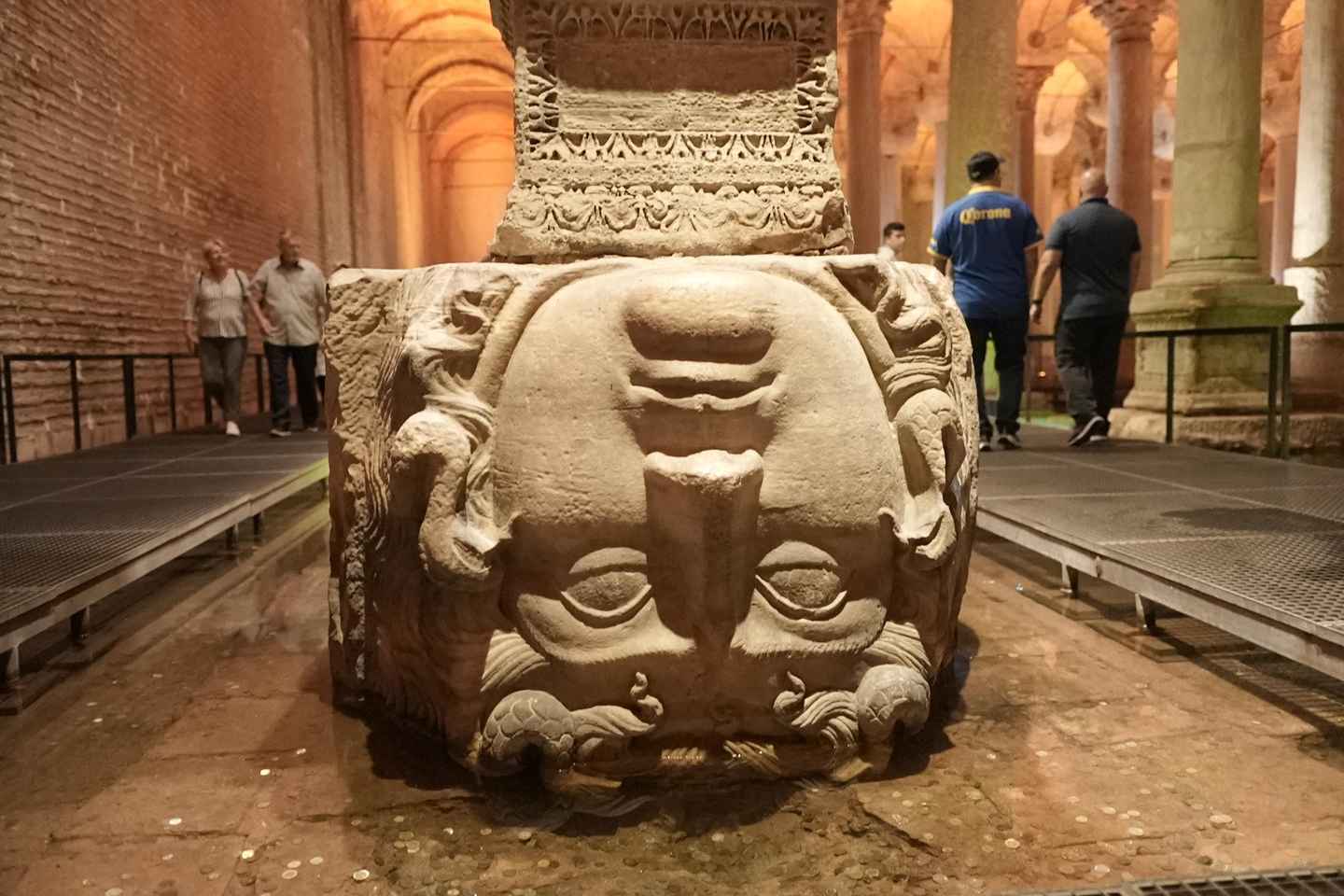 伊斯坦布尔蓝色清真寺、圣索菲亚大教堂与地下水宫导览游