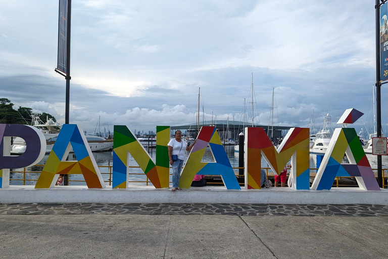 Panama City: Canal, Old Town, and Amador Causeway Tour