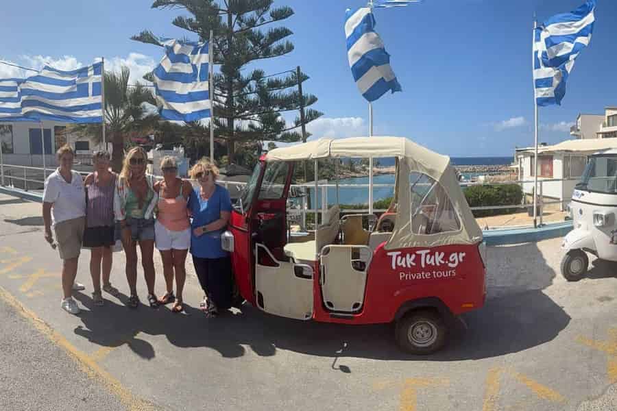 Kreta: Private Tuk-Tuk-Tour durch 7 Dörfer mit Verkostungen. Foto: GetYourGuide