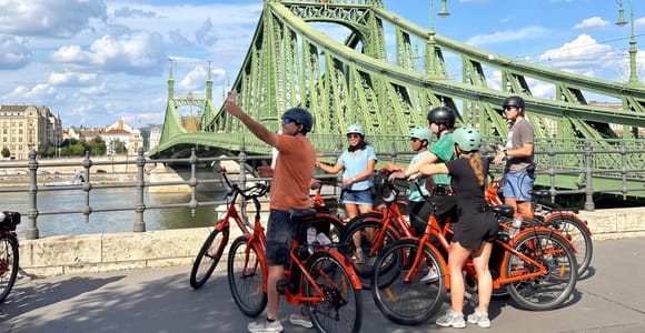 Budapest: Historical E-Bike & Bike Tour with Local Guide