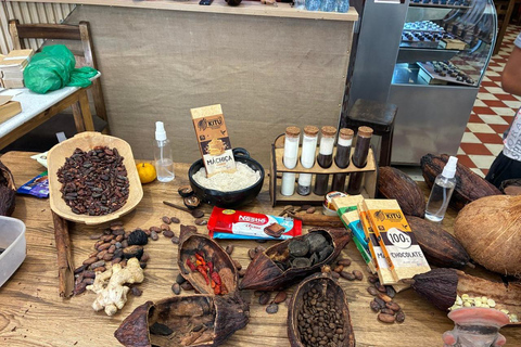 Quito: Chiva Party, Chocolate, and Quito Flavors Quito de Fiesta: Chiva, Chocolate, and Flavors of Quito